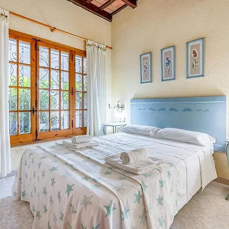 30 M From The Beach *